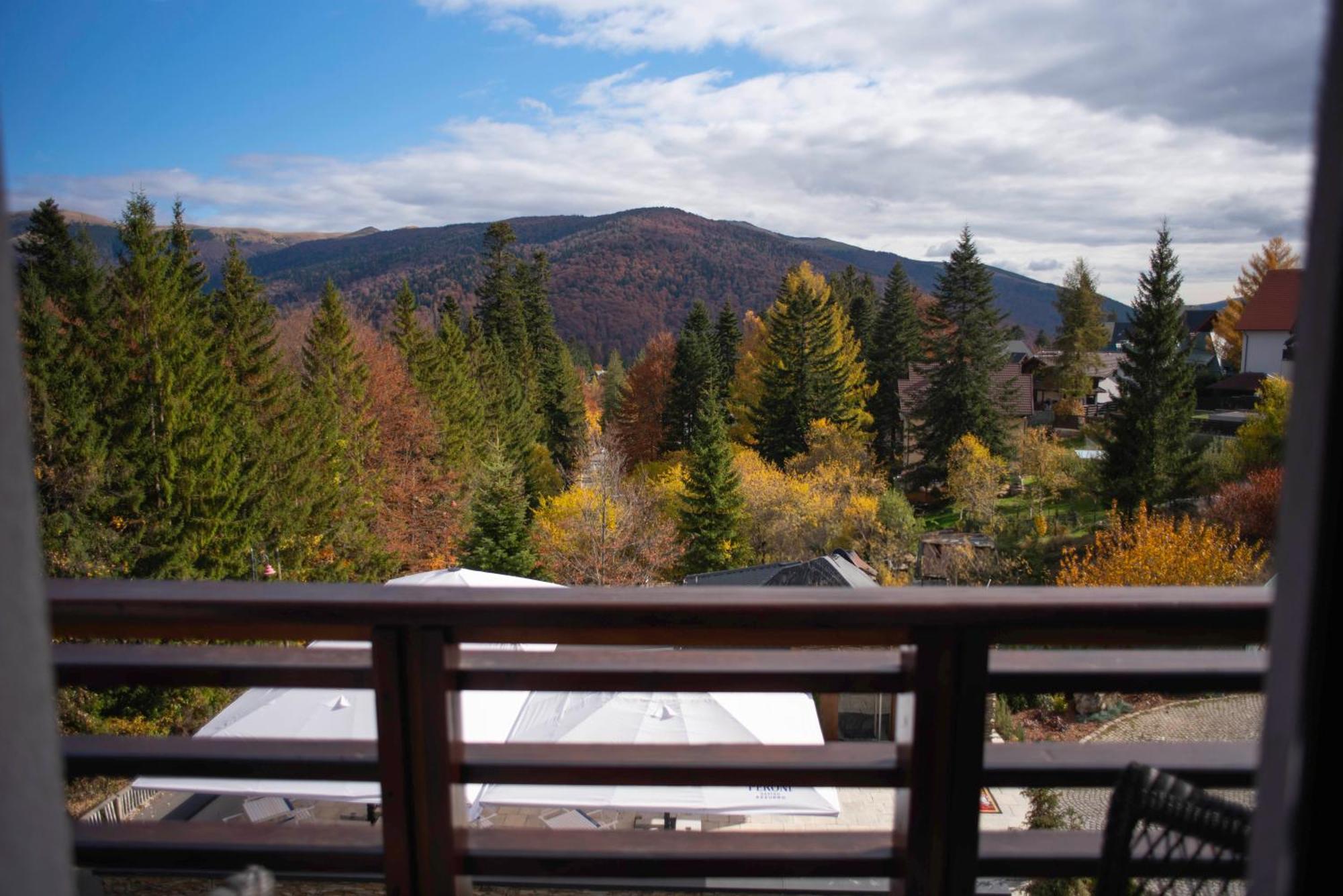 Hotel Oblique - Forest&Spa à Sinaia Extérieur photo